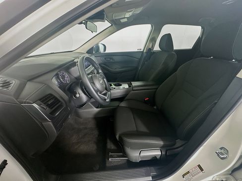 Used 2024 Nissan Rogue S FWD image 13