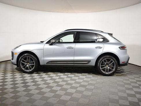 Used 2026 Porsche Macan AWD/4WD image 2