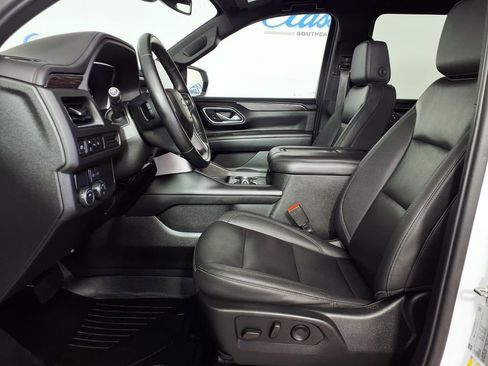 Used 2023 Chevrolet Suburban LT RWD image 7