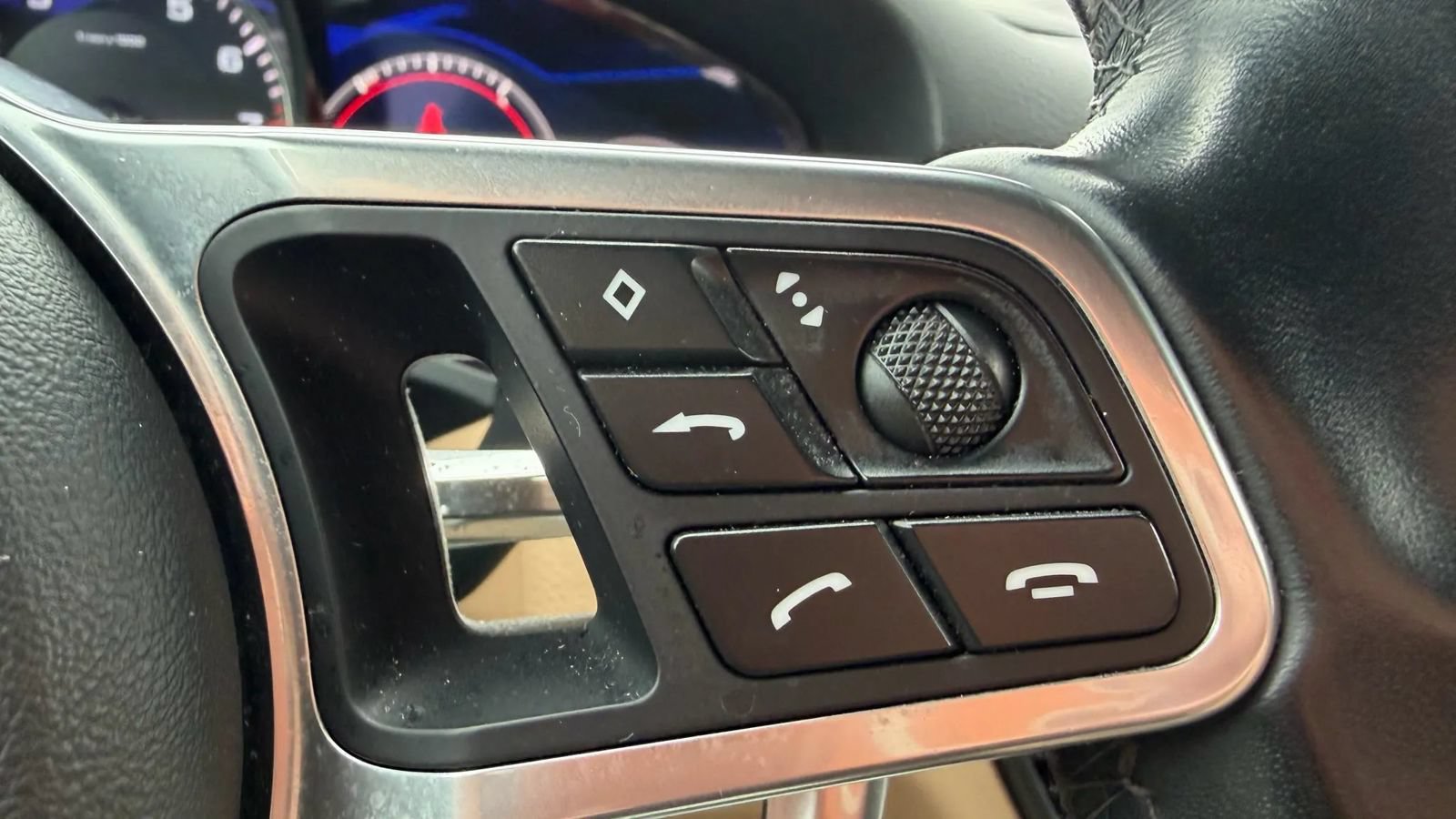 Used 2019 Porsche Cayenne S w/ Premium Plus Package AWD/4WD image 36