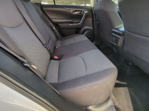 Used 2020 Toyota RAV4 XLE image 19