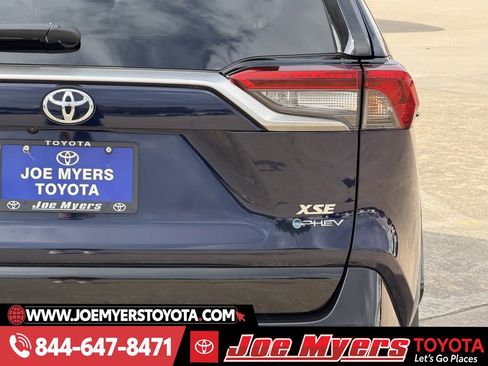 Used 2025 Toyota RAV4 XSE image 9