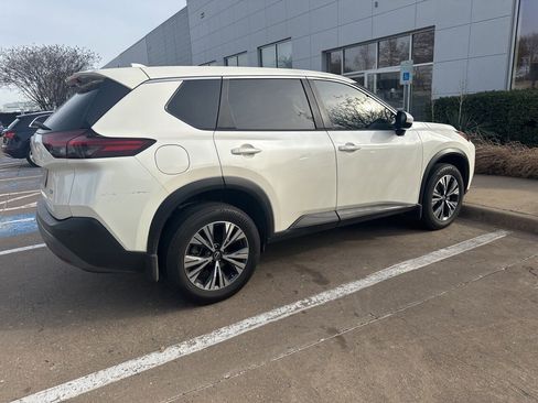 Certified 2023 Nissan Rogue SV image 4