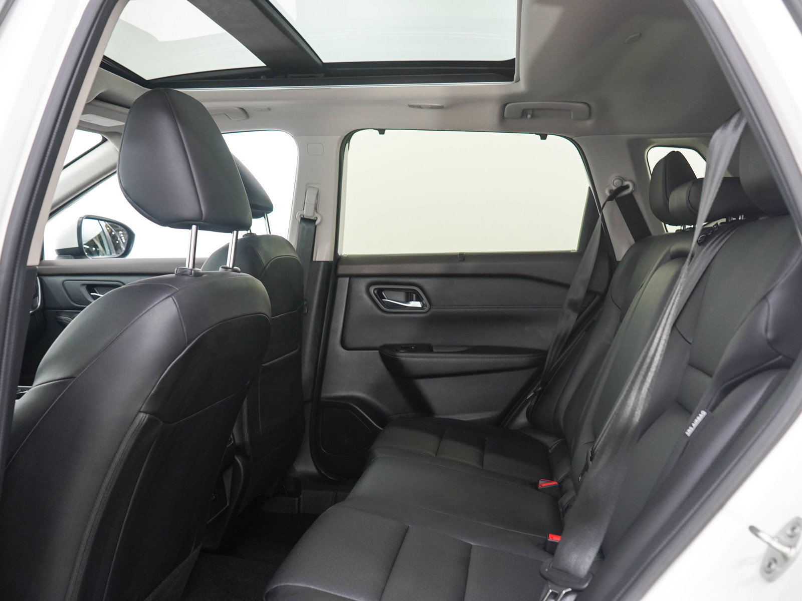 Used 2023 Nissan Rogue SV w/ SV Premium B Package AWD/4WD image 15