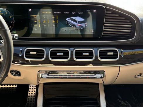 Used 2020 Mercedes-Benz GLS 580 4MATIC image 22