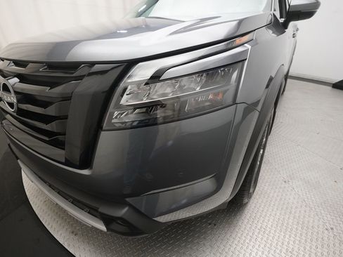 Certified 2025 Nissan Pathfinder SL w/ Black Appearance Package AWD/4WD image 24