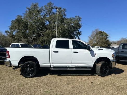 Used 2024 RAM 2500 Tradesman w/ Chrome Appearance Group image 6