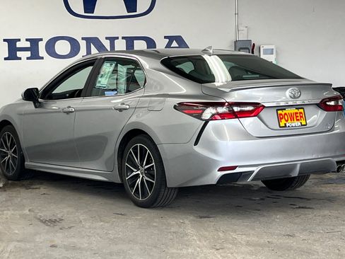 Used 2023 Toyota Camry SE image 5