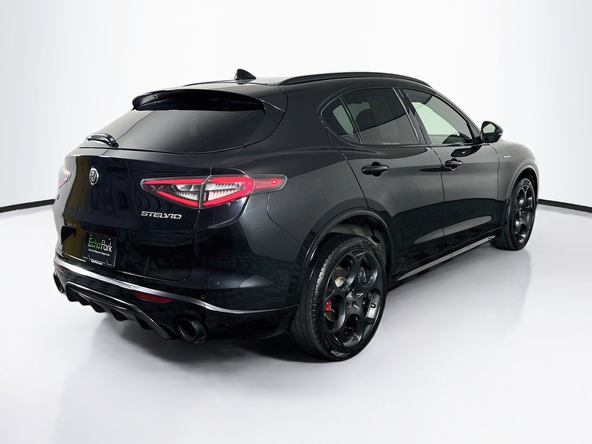 Used 2024 Alfa Romeo Stelvio Veloce AWD/4WD image 9