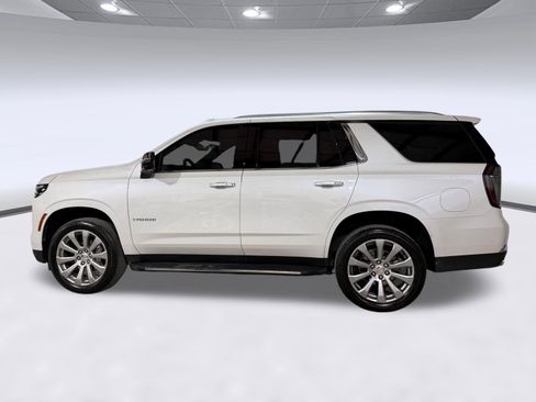 Used 2025 Chevrolet Tahoe Premier AWD/4WD image 2