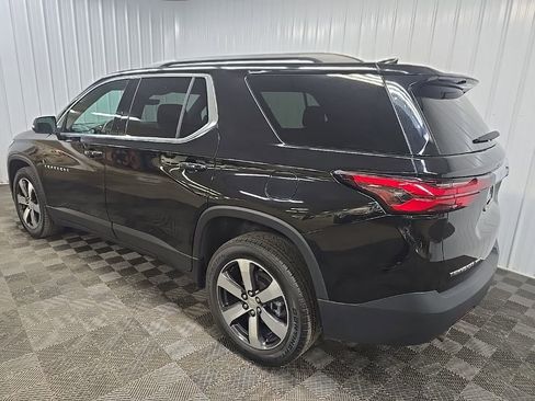 Used 2023 Chevrolet Traverse LT w/ LT Premium Package AWD/4WD image 9