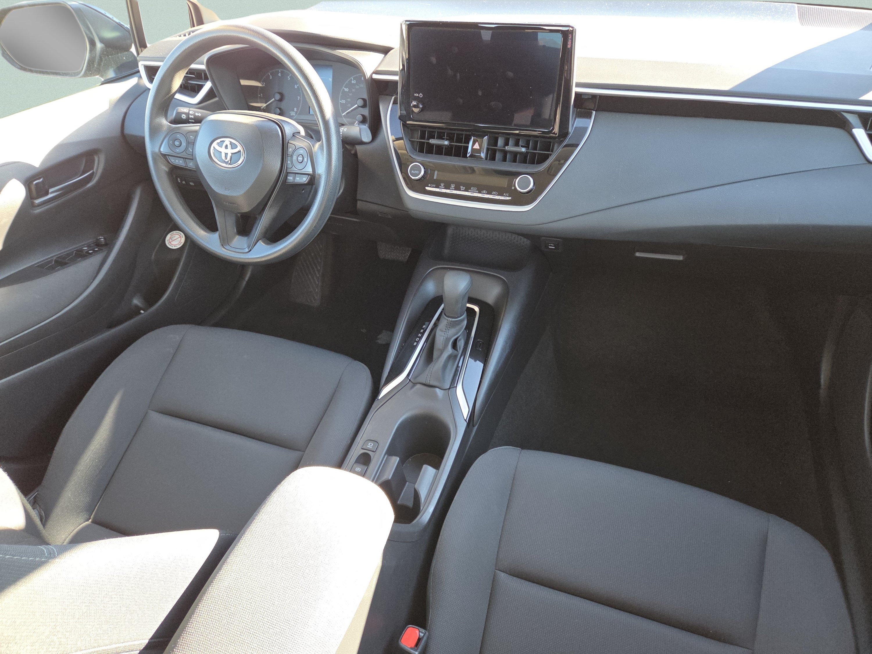 Used 2025 Toyota Corolla LE FWD image 26