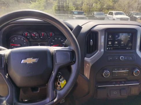Used 2019 Chevrolet Silverado 1500 W/T w/ WT Fleet Convenience Package AWD/4WD image 9
