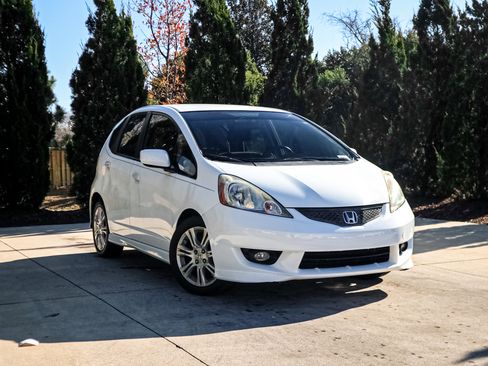 Used 2011 Honda Fit Sport image 2