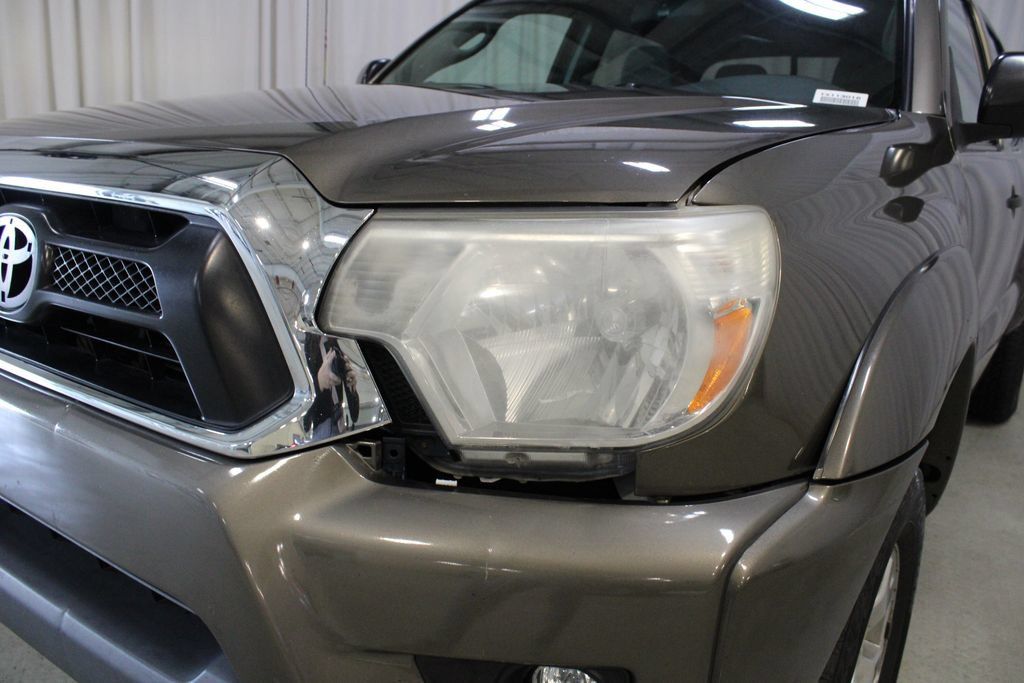 Used 2015 Toyota Tacoma 4x4 Double Cab w/ SR5 Package image 32