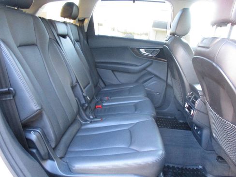 Used 2018 Audi Q7 3.0T Prestige w/ Prestige Package image 65