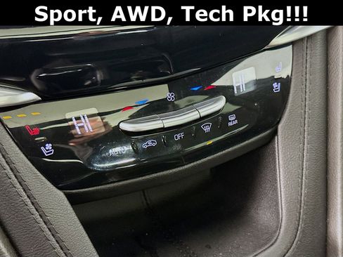 Used 2024 Cadillac XT6 Sport image 17