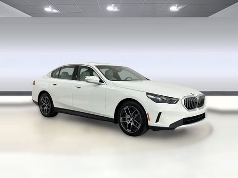 New 2027 BMW 530i RWD image 7