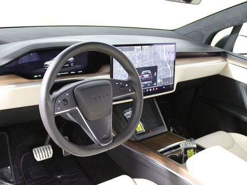 Used 2022 Tesla Model X AWD/4WD image 24