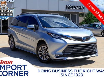 Used 2021 Toyota Sienna XLE