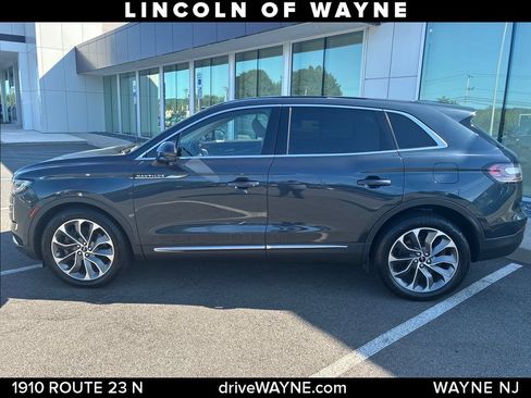 Certified 2022 Lincoln Nautilus Reserve AWD/4WD image 2