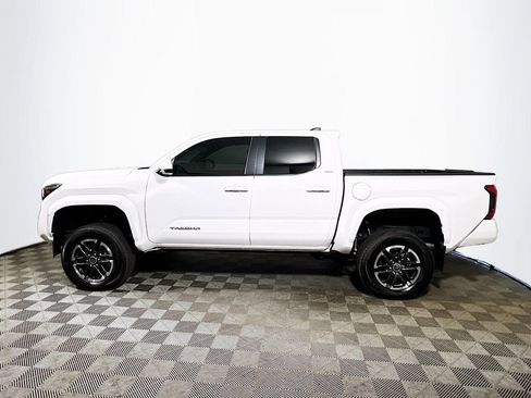 Certified 2024 Toyota Tacoma SR5 AWD/4WD image 5