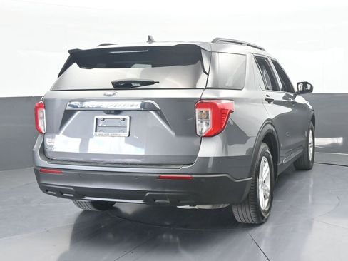 Used 2023 Ford Explorer XLT image 5