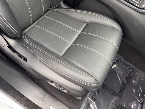 Used 2022 Land Rover Range Rover Velar S image 46