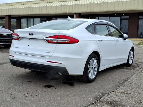Certified 2020 Ford Fusion SE image 5