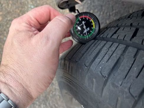 Used 2019 Ford Explorer XLT w/ Equipment Group 202A AWD/4WD image 4