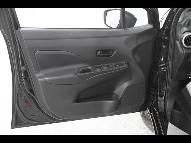 Used 2021 Nissan Versa S FWD image 4