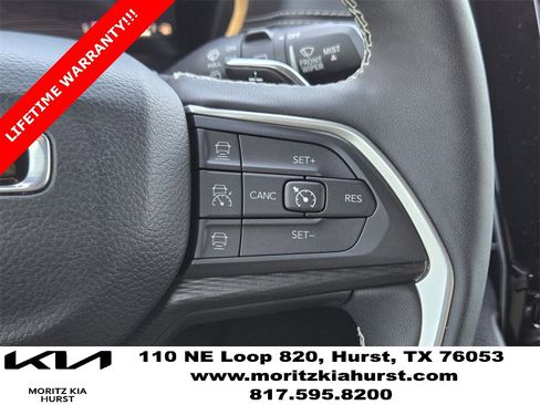 Used 2025 Jeep Grand Cherokee L Laredo image 28