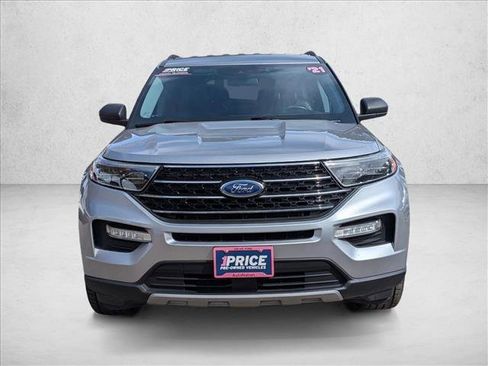 Used 2021 Ford Explorer XLT w/ Equipment Group 202A image 2