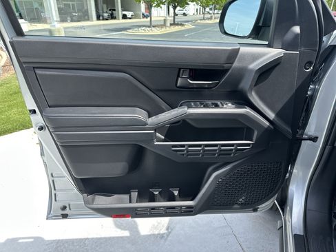 Used 2025 Toyota Tacoma SR image 14