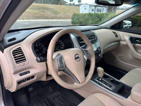 Used 2015 Nissan Altima 2.5 SV w/ Convenience Package image 27