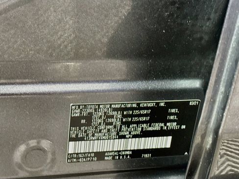 Used 2021 Toyota RAV4 XLE w/ Convenience Package AWD/4WD image 24