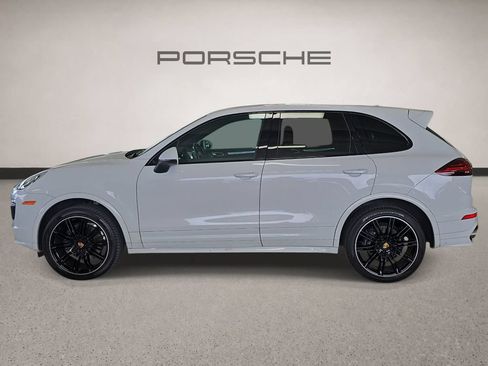 Certified 2018 Porsche Cayenne Platinum Edition AWD/4WD image 2