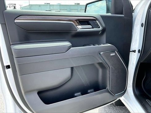 New 2026 Chevrolet Silverado 1500 RST w/ Dark Appearance Package AWD/4WD image 24