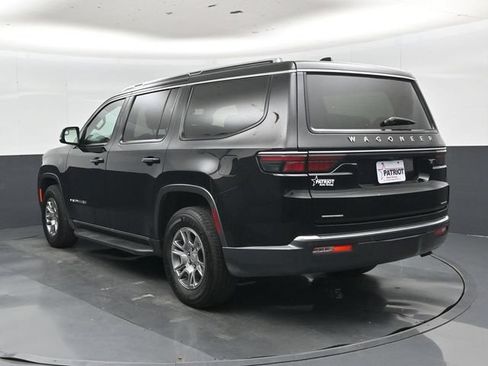 Used 2022 Jeep Wagoneer Series I AWD/4WD image 7