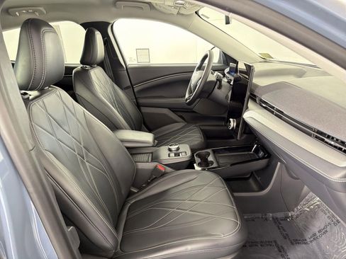 Used 2023 Ford Mustang Mach-E Select image 31