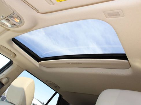 Used 2012 Hyundai Santa Fe Limited image 18