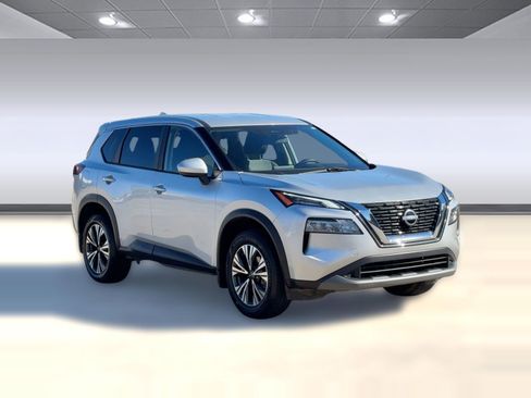 Used 2023 Nissan Rogue SV image 7