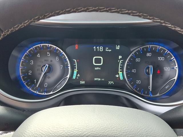 Certified 2026 Chrysler Pacifica Limited FWD image 26