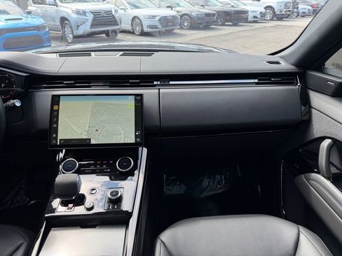 Used 2023 Land Rover Range Rover Sport SE image 25