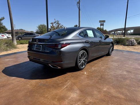 New 2025 Lexus ES 350 w/ Premium Package image 2