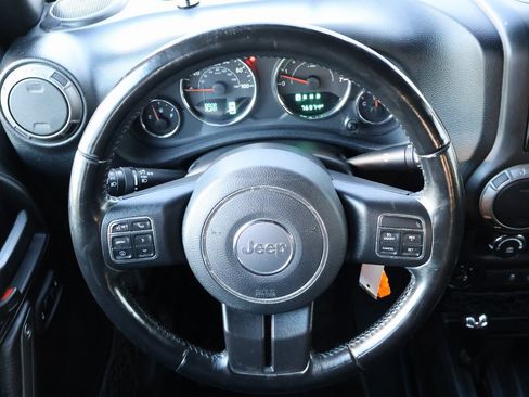 Used 2018 Jeep Wrangler Unlimited Sport S image 13