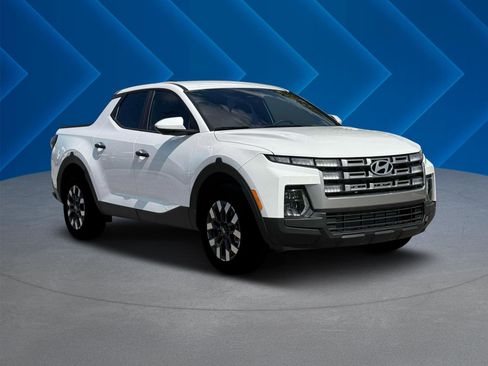 Certified 2025 Hyundai Santa Cruz SE image 14