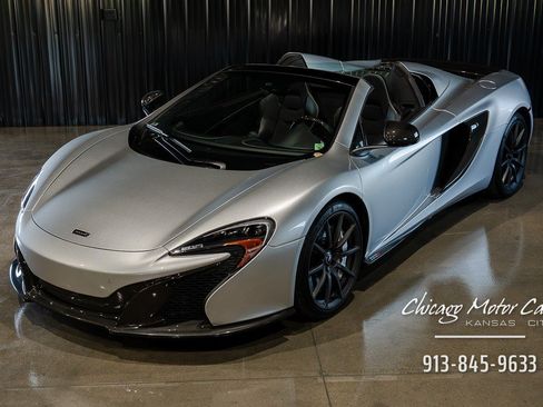 Used 2016 McLaren 650S Spider RWD image 7