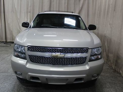 Used 2007 Chevrolet Suburban LT w/ LT Preferred Equipment Group image 9