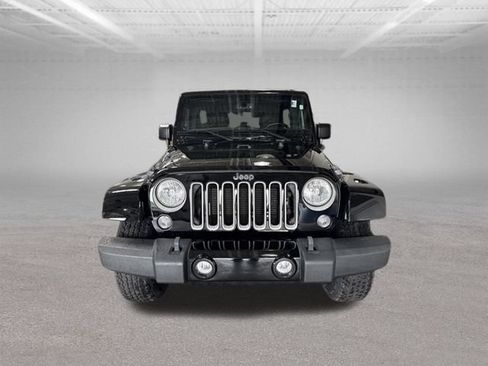 Used 2016 Jeep Wrangler Unlimited Sahara AWD/4WD image 2